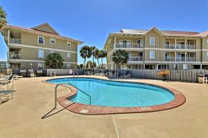 Emerald Hideaway Renovated Condo in Navarre Beach