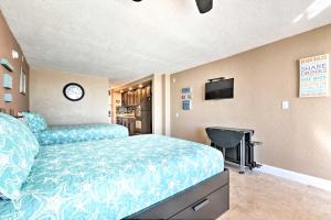 Oceanfront Daytona Beach Studio with Balcony!