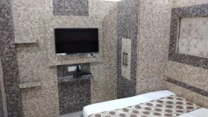 HOTEL CENTRAL SQUARE "A Couple Friendly Hotel"