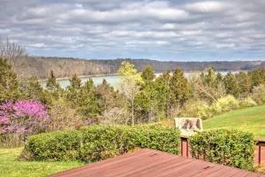 Monticello Home with Multi-Level Deck on 2 Acres! - Burnside
