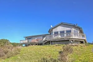 'Sea B's' Irish Beach Getaway with Deck and Ocean View - Philo