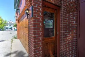 Charming Saugatuck Condo with Private Deck and Grill! - Saugatuck