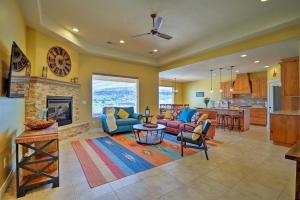 La Verkin Home with Hot Tub, Kayaks, and Bikes!