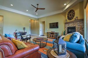 La Verkin Home with Hot Tub, Kayaks, and Bikes!