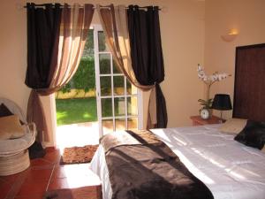 5 Bedroom Private Villa Tenazinha III, pool, garden, BBQ