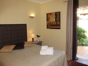 5 Bedroom Private Villa Tenazinha III, pool, garden, BBQ