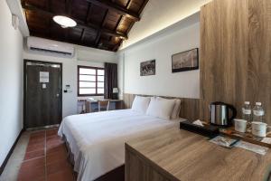 Phòng Standard giường đôi (Standard Double Room)