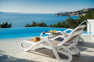 Villa Leona a luxury villa near Makarska, heated pool