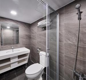 Phòng Deluxe 4 giường cho 4 người (Deluxe Quadruple Room for 4 People)