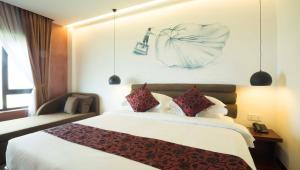 Almond Hotel Bassac River