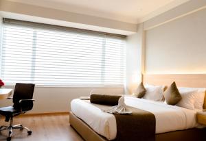 Gemini Continental, Hazratganj