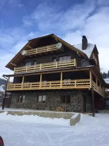 Буковеньки гостинний дім та котеджі - 布克维