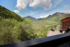 APPARTEMENT LUMINEUX -SAINT JEAN DAULPS STATION- 6 PERS-ENCHAPLE A3