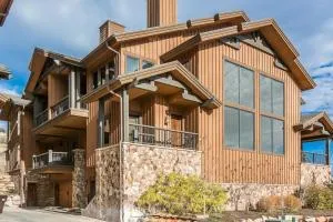 Park City Townhome with Views - Walk to Gondola! - Snyderville