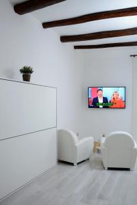 Al Teatro Verdi Luxury Apartment - Central e near the Sea