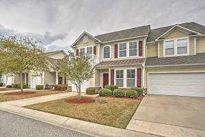 Holiday Home room in North Myrtle Beach Townhome with Lanai and Pool Access