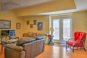 Charming Marshallberg Apt with Water Views and Dock!