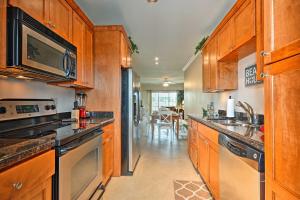 Steps to Pool and Ocean! Coastal Gem in Galveston