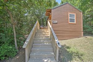 4 Mi to Museums Cozy Branson Cabin