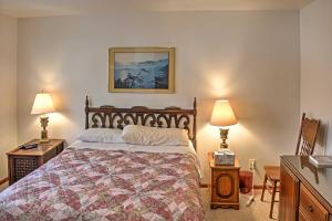 Cozy Balsam Lake Home Deck, Private Dock and Kayaks