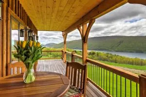 Naples Cabin with Lake Views and Wraparound Deck! - Honeoye