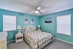 Beachfront Cedar Key Condo with Pool, Spa and Views!