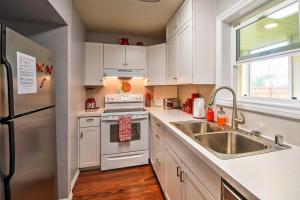 Fairbanks Apartment, 2 Miles to UAF and Downtown!