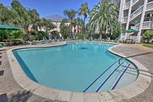 Pool and Ocean Views Beachfront Condo in Galveston