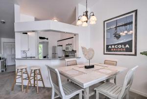 Naples Condo Balcony, Pool and Private Beach Access