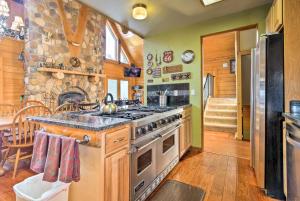 Deck & Dry Sauna! Fairplay High Creek Hideaway