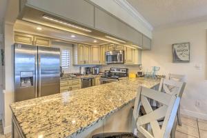 Miramar Beach Retreat - Beachfront and Poolside