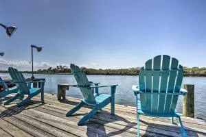 Waterfront Rio Hondo Studio with Shared Grill and Dock - Rio Hondo