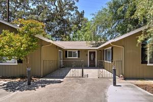 obrázek - Remodeled and Cozy Gilroy Guest House Near Downtown!