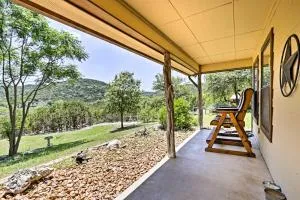 Cozy Medina Cottages with Patio and Mountain Views! - Vanderpool