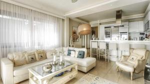 Five-Star Luxury Pool Villa, Elani