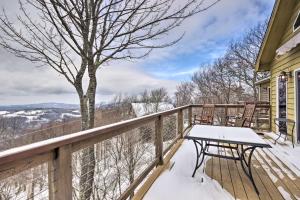 Family Home w Decks & Sunset Views in Beech Mtn!