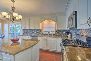 Waterfront House wDock & Deck on Little Bear Lake