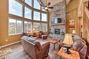 Family-Friendly Massanutten Home with Slope Views! - McGaheysville