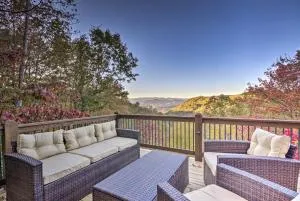 Brevard Chalet with Stunning Blue Ridge Mtn Views! - Cedar Mountain