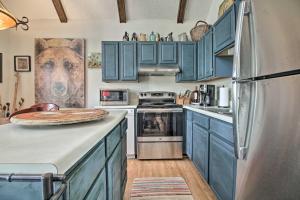 Cozy Wintergreen Cabin Near Mountain Inn and Slopes!