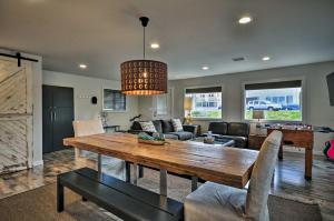 Sleek Riverfront Condo on Pier in Downtown Astoria