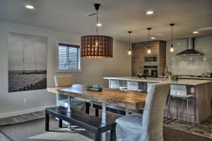 Sleek Riverfront Condo on Pier in Downtown Astoria