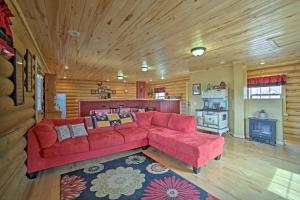 Rustic Cabin Near Palisade State Park with Deck!