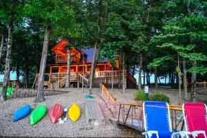 Macks Creek Cabin on 30 Acres with Dock and Watercraft - Buffalo