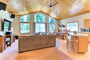 Forest Views and Beach Access Family Truckee Gem