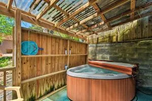 Cozy Cabin on Tenn River - 10 Mi to Chattanooga! - Dunlap