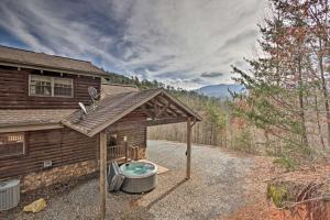 Holiday Home room in Deep Creek Mountain Lodge with Prvt Hot Tub and Views