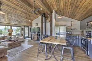 Updated Cabin with Hot Tub about 11 Mi to Winter Park! - Tabernash