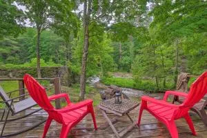 The Mill River Cabin with Fireplace and River View! - Salisbury