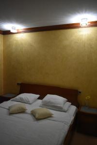 One-Bedroom Apartment room in Prince V